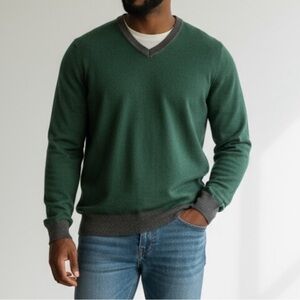 Banana Republic V-Neck Sweater in Green with Gray Accents